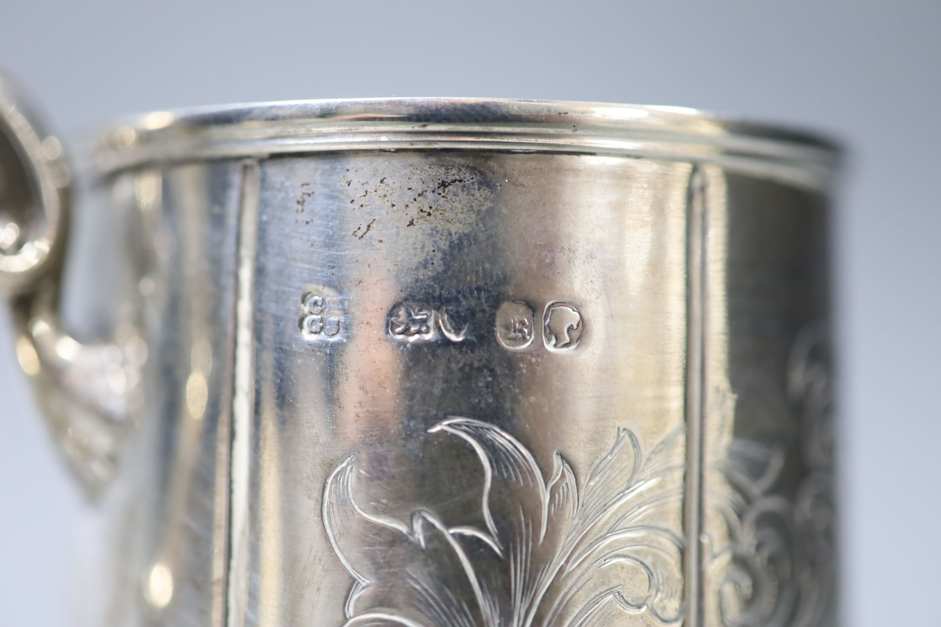 A Victorian engraved silver christening mug, with engraved monogram, Reily & Storer, London, 1845, height 96mm, 157 grams.